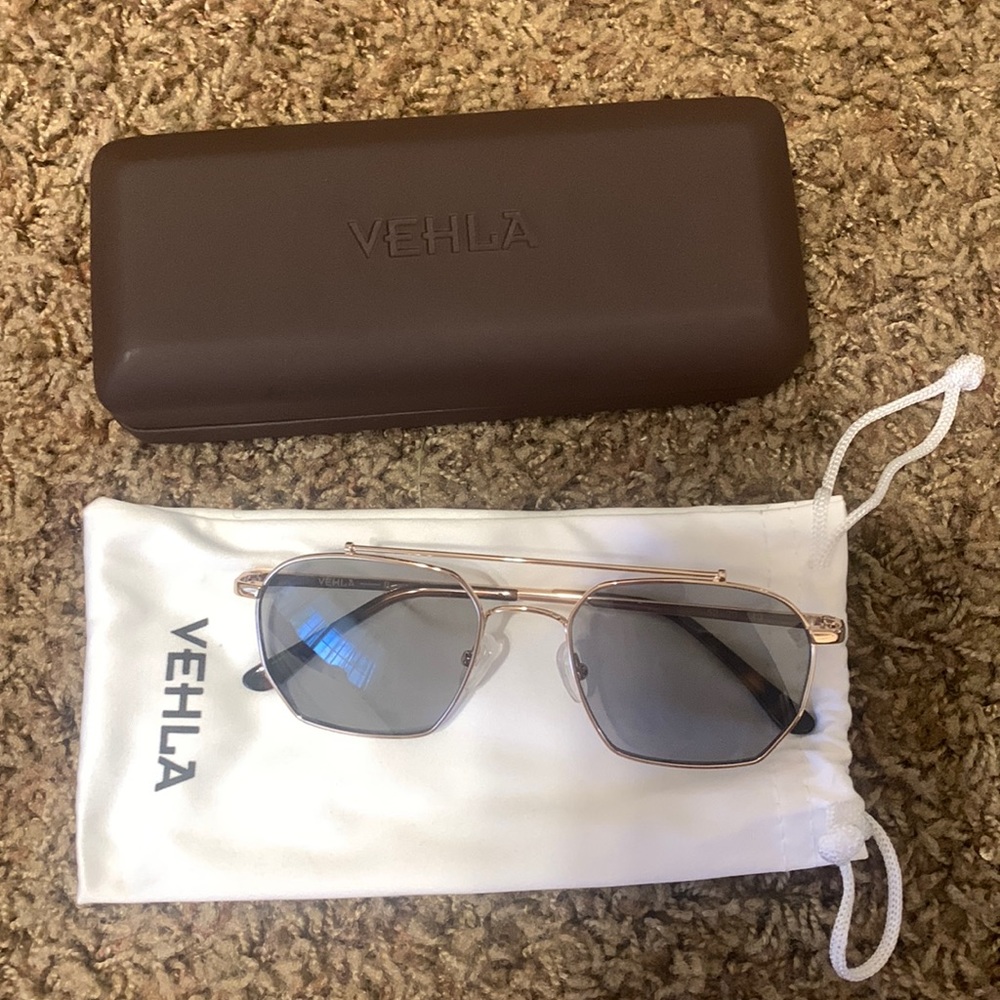 Vehla Bowie gold glasses